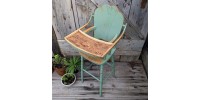 Chaise haute verte antique